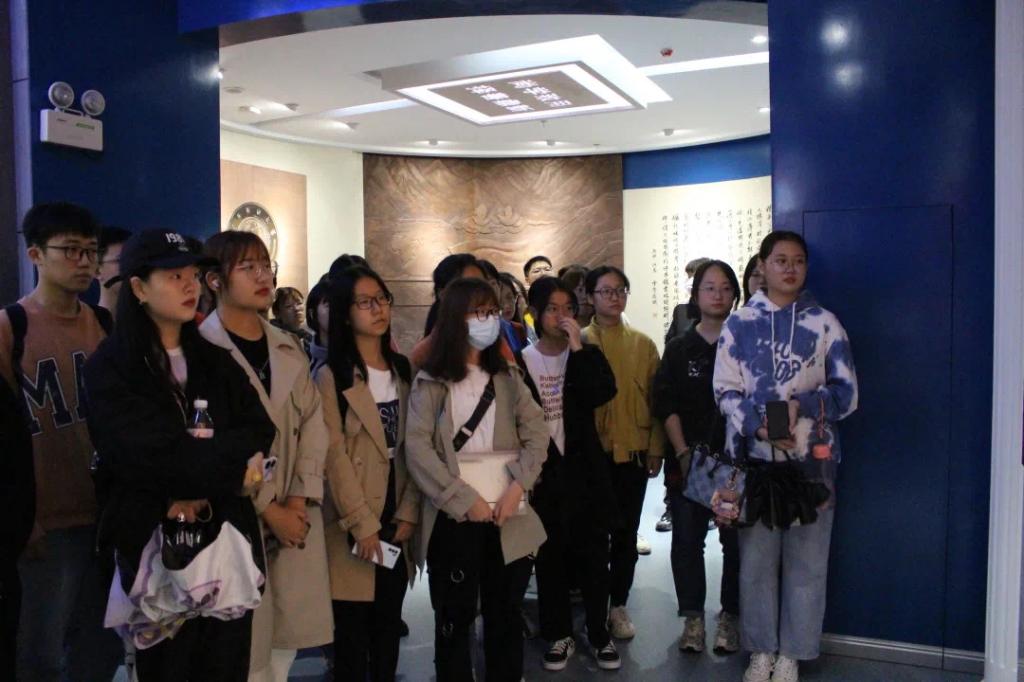 2021-09-29 00:41:56.330000